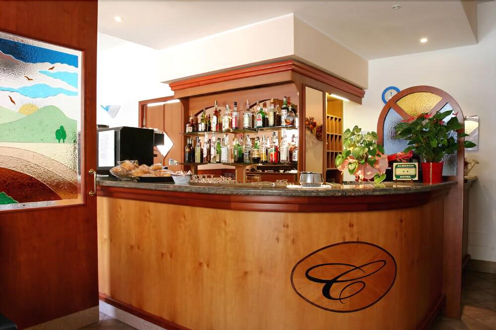 阿尔伯格卡拉酒店 圣马丁桥 外观 照片